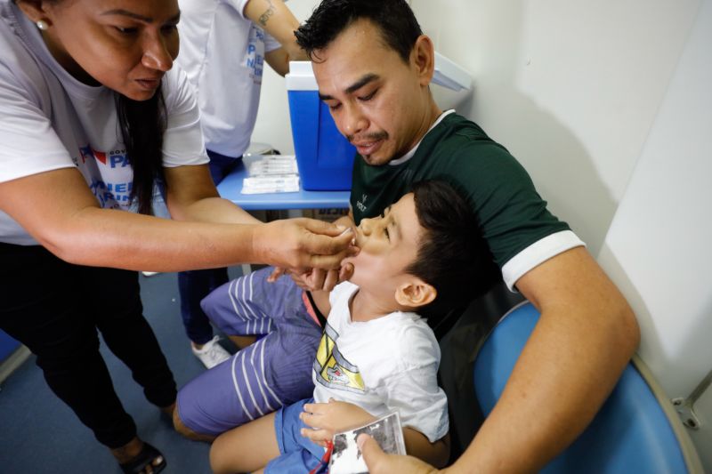 Sespa registrou intenso movimento de pais e filhos na unidade móvel instalada no bairro de Nazaré, em Belém 