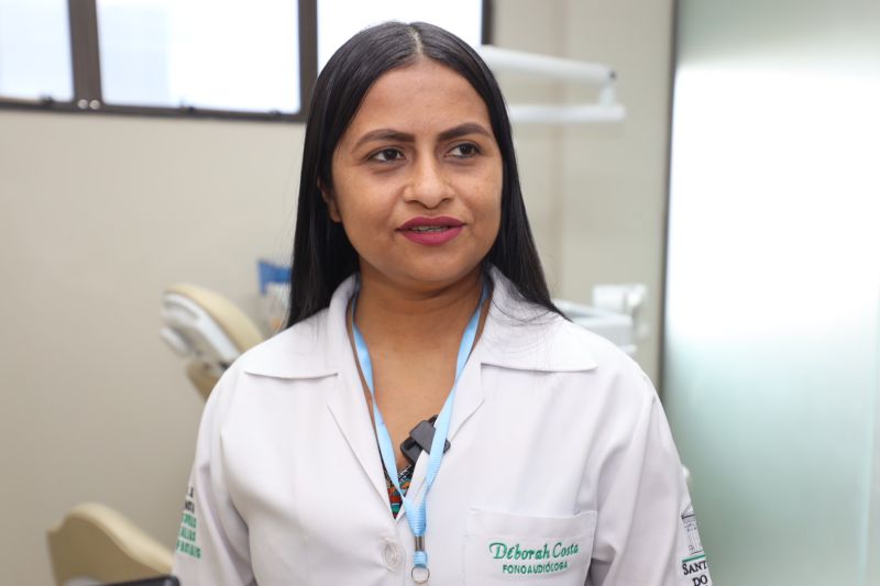 Deborah Costa - Médica fonoaudióloga e responsável técnica do Serviço de Referência em Fissuras e Anomalias Craniofaciais (SFAC) da Fundação Santa Casa de Misericórdia do Pará (FSCMP) <div class='credito_fotos'>Foto: David Alves / Ag Pará | <a href='/midias/2022/originais/15349_2569dfd3-803d-4ed4-6c79-69c6795e9a12.jpg' download><i class='fa-solid fa-download'></i> Download</a></div>