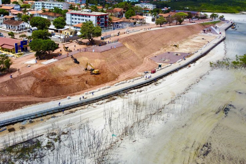 Obras Orla do Maçarico - Salinópolis <div class='credito_fotos'>Foto: Roni Moreira / Ag.Pará | <a href='/midias/2022/originais/15352_61721a4c-9411-dad9-64ba-feef8cde86a4.jpg' download><i class='fa-solid fa-download'></i> Download</a></div>