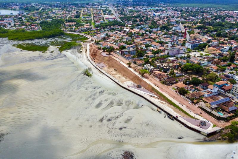 Obras Orla do Maçarico - Salinópolis <div class='credito_fotos'>Foto: Roni Moreira / Ag.Pará | <a href='/midias/2022/originais/15352_93dc23c1-9654-42cb-c5c9-b99916c3a77d.jpg' download><i class='fa-solid fa-download'></i> Download</a></div>