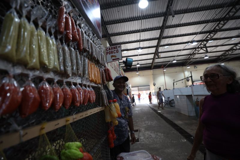 Mercado Municipal Distrito industrial - Fotos Pedro Guerreiro/AGPARÁ <div class='credito_fotos'>Foto: Pedro Guerreiro / Ag. Pará | <a href='/midias/2022/originais/15390_0265d110-f499-f99d-626a-8da6c78d0e1a.jpg' download><i class='fa-solid fa-download'></i> Download</a></div>