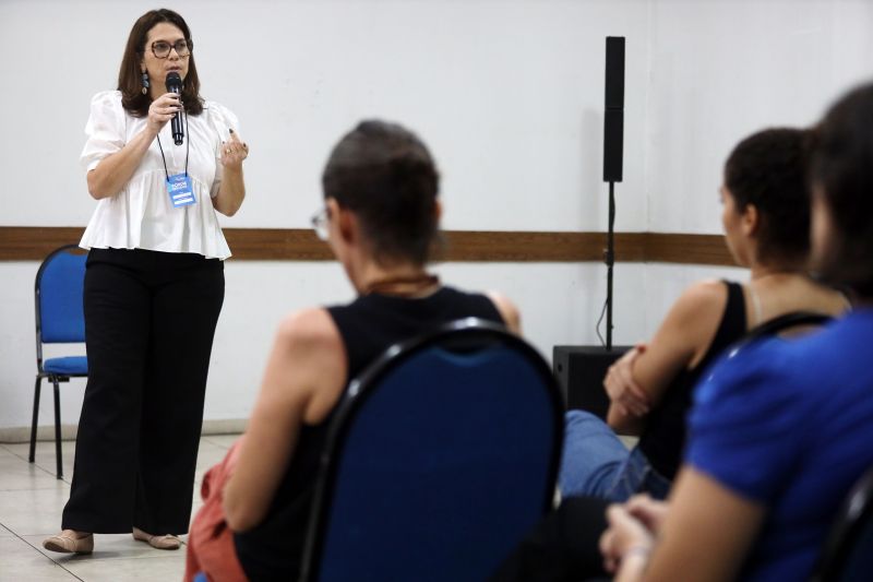 Diretora de Mudanças Climáticas, Serviços Ambientais e Bioeconomia da Secretaria, Camille Bemerguy. <div class='credito_fotos'>Foto: Bruno Cecim / Ag.Pará | <a href='/midias/2022/originais/15541_5ad21ff4-3079-49b2-cc03-a5295d7a7ce5.jpg' download><i class='fa-solid fa-download'></i> Download</a></div>