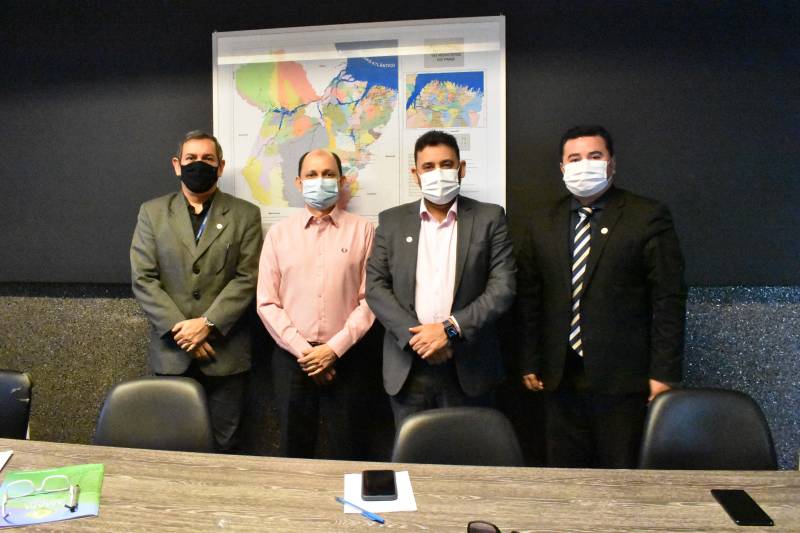 Diretor Técnico-Operacional da ARSAP, Paulo Roberto Távora de Mendonça, o Assessor Jurídico da ARSAP, Rodrigo Monteiro Pedro, o Dr Eurípedes Reis - diretor-geral da Arcon-Pa, e Gerente do Grupo Técnico de Saneamento da Arcon-Pa (GTS), Álvaro Amazonas.