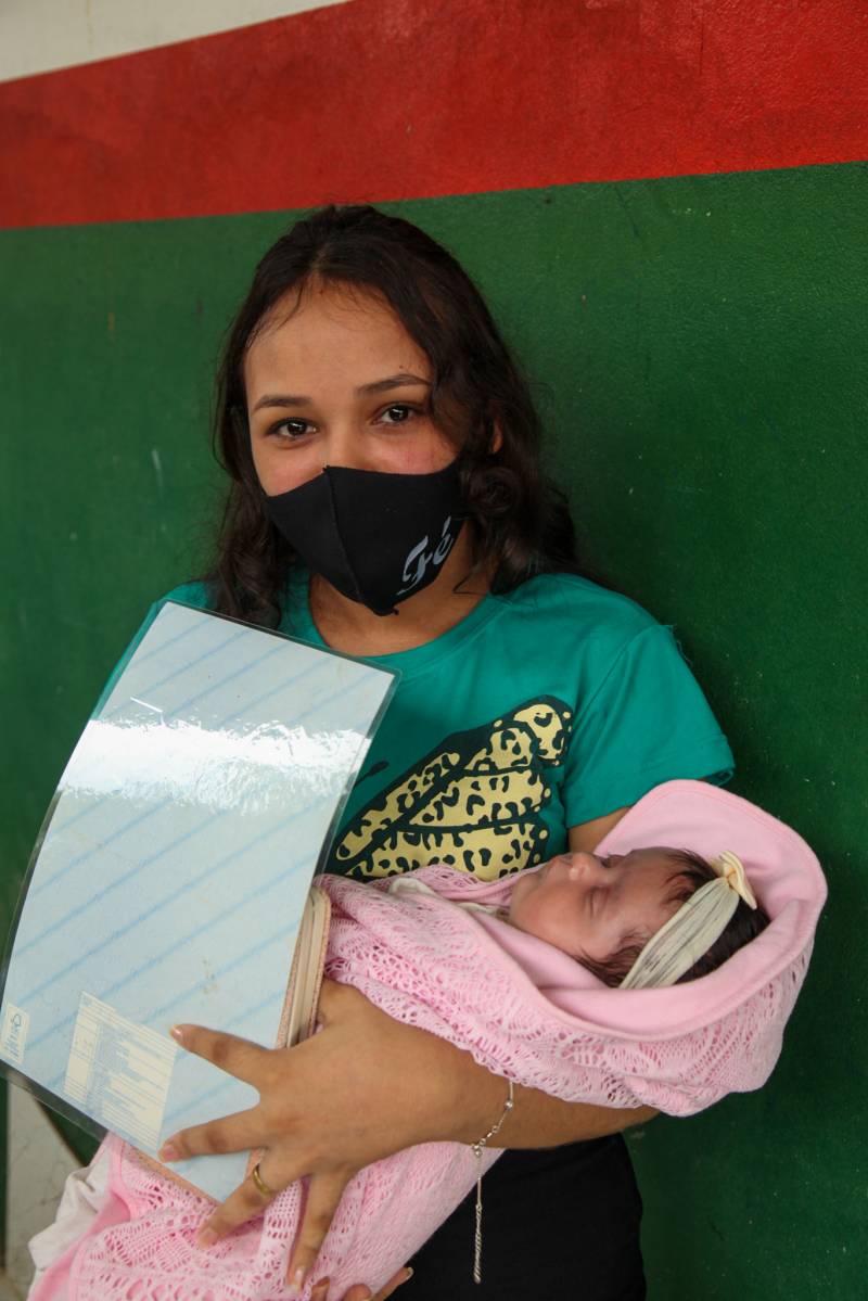 Suelen Sousa, 19 anos e filha Melissa Sousa, 1 mês