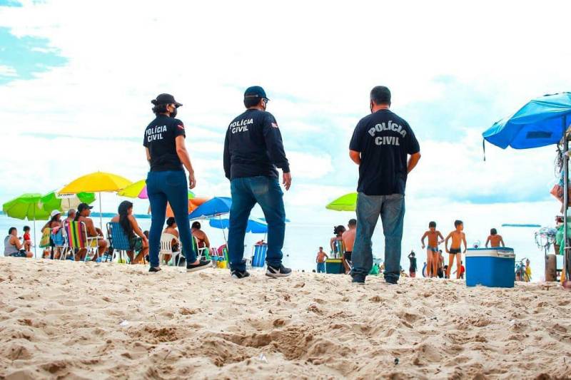 Policiais civis estão em praias e outros locais mais procurados durante os feriados prolongados 