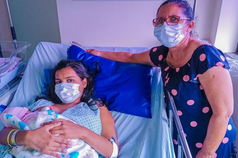 A acompanhante Divanilda dos Santos Silva, 57 anos, mãe da usuária Dalciana Silva Moreira, que foi encaminhada em junho deste 2021, a usuária foi transferida para dar prosseguimento ao tratamento com a equipe multiprofissional do Hospital do Marajó.  Ela aprovou a iniciativa da ação de educação em saúde