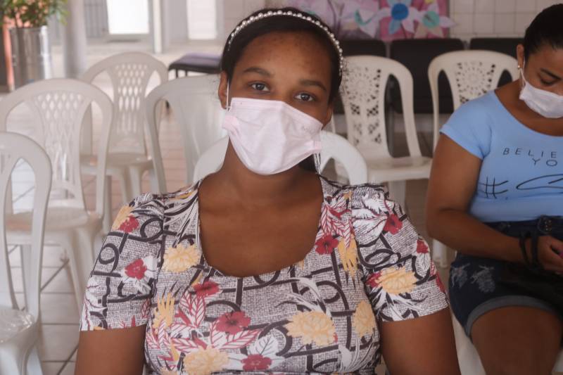 A estudante Jessica de Araújo aproveitou a ação para emitir pela primeira vez o documento de identidade.