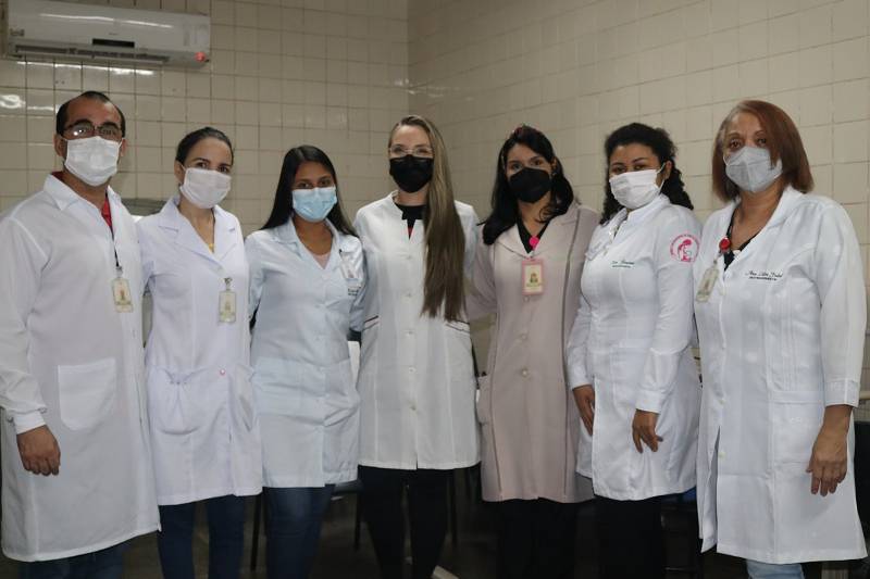 tttttttttttSandro Amaral e a equipe da nutrição clínica da Santa Casa