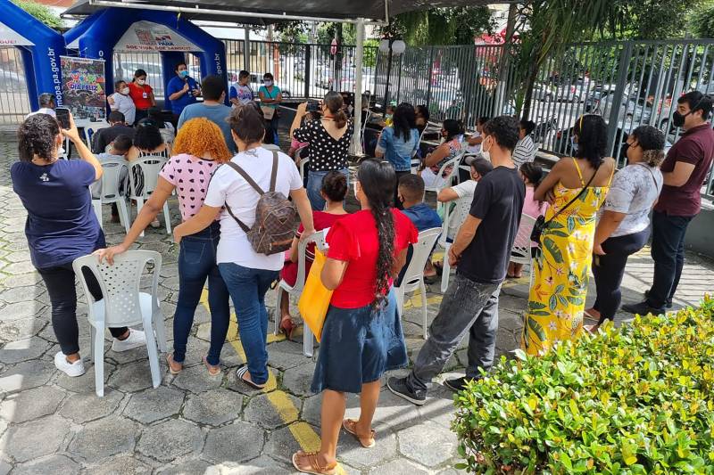 GRUPO DIA FELIZ RECEBENDO ORIENTAÇÕES NA ÁREA FRONTAL DO HEMOPA E AGRADECIMENTO PELA ADESÃO À CAMPANHA