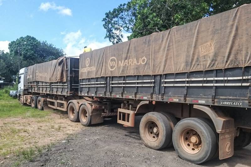 O caminhão, tipo bitren, vindo de São Félix do Xingu com destino a Barcarena, foi retido pela Sefa