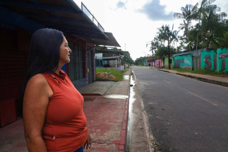 Edina Santos moradora,rua Paulo Assunção