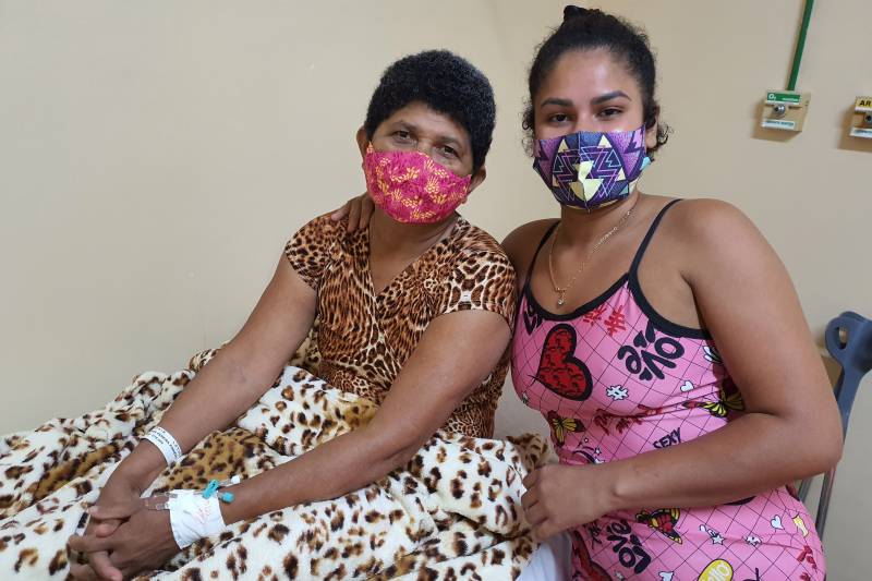 Maria Raimunda Pereira e a filha Paula Pinheiro 