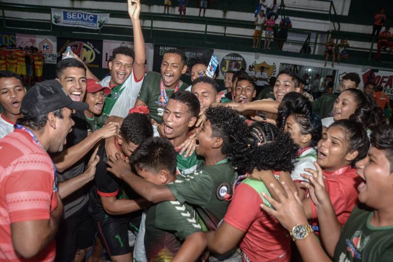Escola Estadual Profa Deusalina da Cunha de Souza Carneiro da cidade do Acará - campeão de futsal masculino DSC_1615-