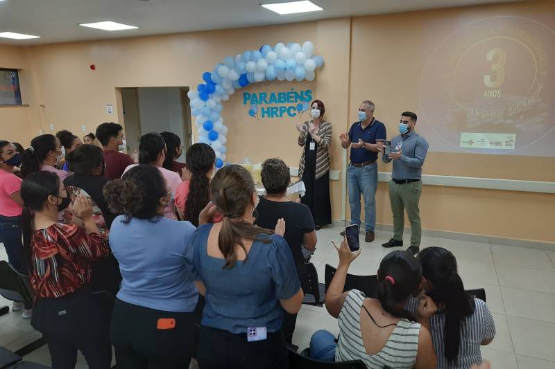 diretores, usuários e colaboradores em comemoração no último dia 07_11