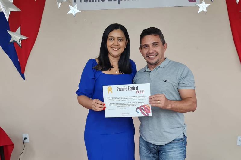 Nislene Peixoto e diretor