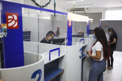 notícia: Reencontro com a Escola: Estado reinicia pagamento de bolsas a estudantes na volta às aulas