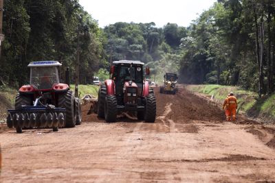 notícia: Governo conclui os primeiros 8 km do asfaltamento da Perna Leste, no nordeste do Pará