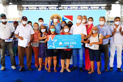 notícia: Mais de 110 famílias de Cachoeira do Arari, no Marajó, recebem cheques do 'Sua Casa'