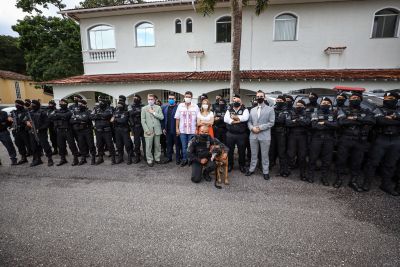 notícia: Estado entrega viaturas, armamento e equipamentos para o sistema penitenciário