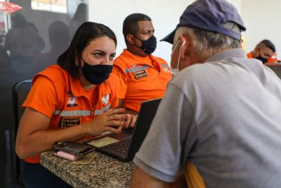 notícia: Programa Recomeçar cadastra mais de 24 mil famílias vítimas de emergências