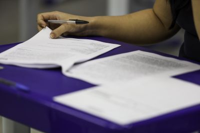 notícia: Candidatos a auditor fiscal da Sefa fazem prova neste domingo (27) em seis municípios do Pará