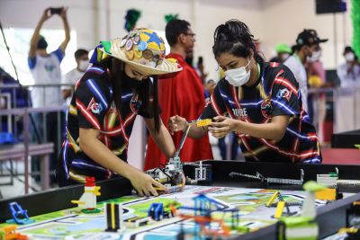 notícia: Alunos da rede pública conquistam vaga para etapa nacional do Torneio Sesi de Robótica