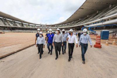 notícia: Governador visita as obras do Estádio Olímpico do Pará, o Mangueirão