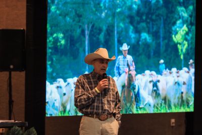 notícia: No 1º Pecuariando, Estado reforça parceria com produtores agropecuários 