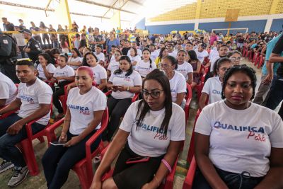 galeria: Alunos do programa Qualifica Pará são certificados em Ponta de Pedras, no Marajó.