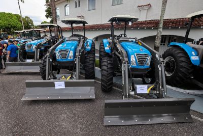 notícia: Municípios recebem veículos e equipamentos para fomentar agricultura familiar