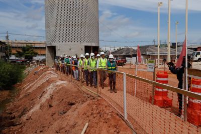 galeria: Governador visita obras da Usina da Paz no bairro do Guamá