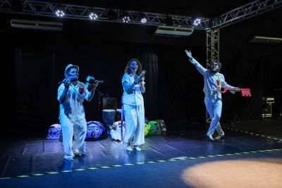galeria: ARENA DAS ARTES - GRUPO DE TEATRO OS SENTIMENTAIS - FEIRA DO LIVRO