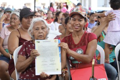 notícia: Iterpa entrega mais de 800 títulos de terra em Ananindeua na Grande Belém
