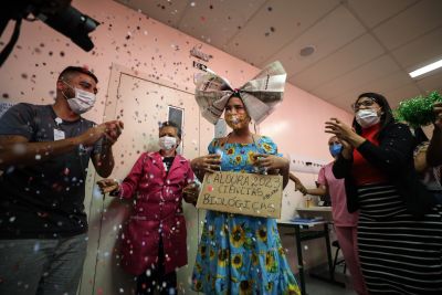 notícia: Em Belém, aluna da classe hospitalar do Hospital Oncológico Infantil é aprovada no vestibular