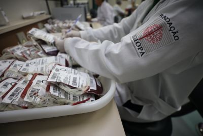 notícia: Hemopa inicia semana com reforço no estoque de sangue que vai beneficiar cerca de 630 pacientes