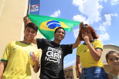 galeria: Segundo jogo do Brasil é transmitido nas Usinas da Paz Cabanagem e Jurunas/Condor, em Belém