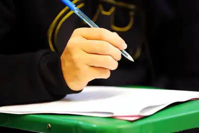 notícia: Socioeducanda da Fasepa recebe prêmio de honraria acadêmica