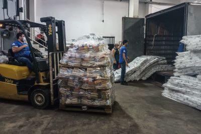 notícia: Governo do Estado envia doações para Marabá