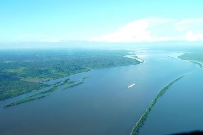 notícia: Técnicos da Secretaria de Meio Ambiente realizam sobrevoo e testes em área do rio Tapajós