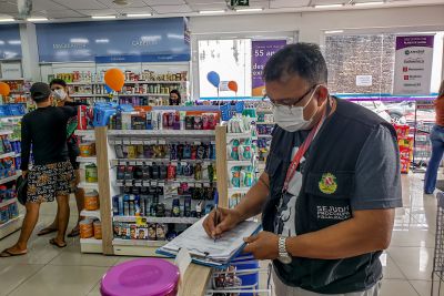 notícia: Procon Pará fiscaliza farmácias de Belém