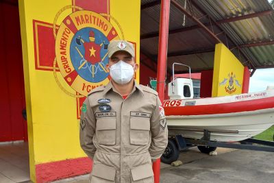notícia: Bombeiros resgatam vítimas de naufrágio em rio em frente a Belém