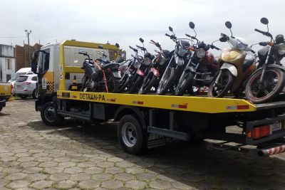 notícia: Departamento de Trânsito do Estado fiscaliza motocicletas irregulares no trânsito em Belém 