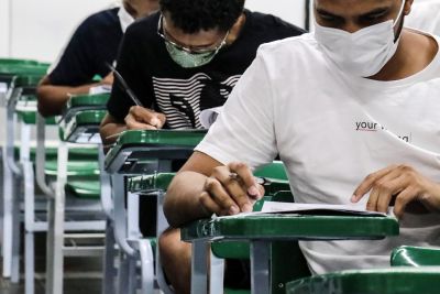 notícia: Alunos da rede pública estadual conquistam bons resultados nas provas do Enem 2021
