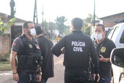 notícia: PC e PM realizam operação e apreendem armas e drogas em Marituba, na Grande Belém