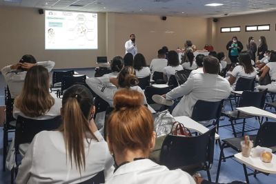 notícia: Programa de Ensino do Abelardo Santos integra 100 estudantes de níveis técnico e superior