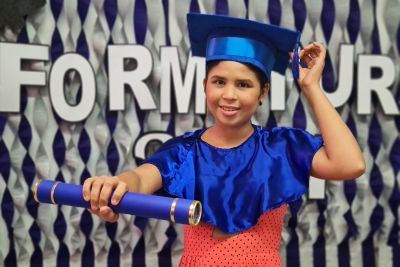 notícia: Adolescente em tratamento contra o câncer ganha celebração de conclusão do Ensino Médio
