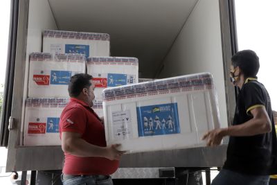 notícia: Chegam ao Pará mais de 135 mil doses de vacina Astrazeneca contra a Covid-19