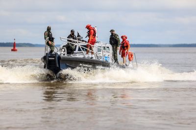 notícia: Governo do Estado entrega terceira lancha blindada para reforçar policiamento fluvial no Pará