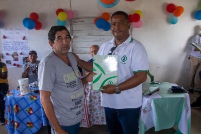 notícia: Emater beneficia famílias agricultoras de Capanema com entrega de Cadastro Ambiental Rural