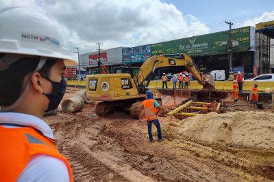 notícia: NGTM avança com obras de drenagem na BR-316 e avenida Ananin
